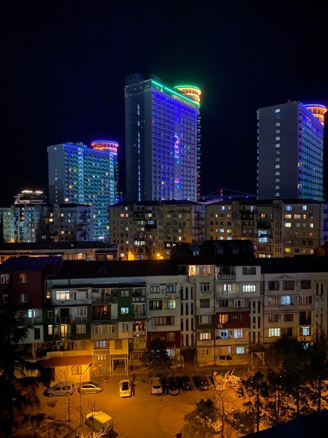 "Студия 24" - Посуточно И Помесячно Batoemi Buitenkant foto